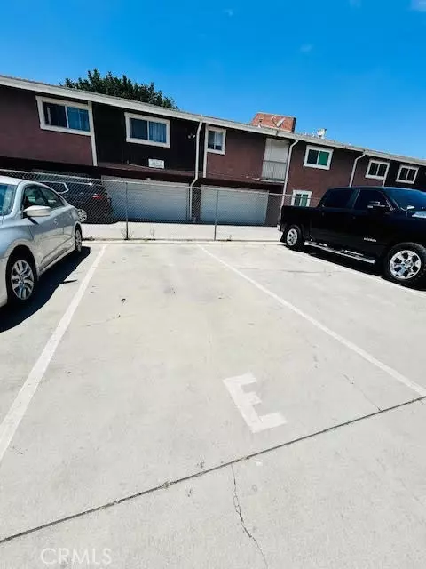 Exterior - 7304 Exeter St #E, Paramount, CA 90723 photo 5 of 7