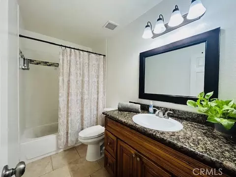 Bath - 7304 Exeter St #E, Paramount, CA 90723 photo 2 of 4