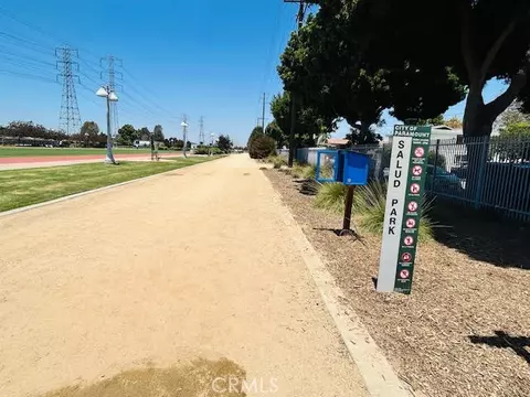 Exterior - 7304 Exeter St #E, Paramount, CA 90723 photo 8 of 8