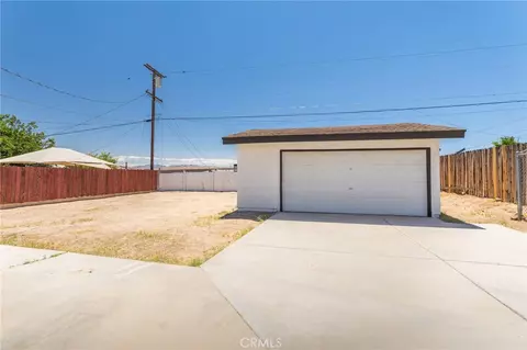 Exterior - 1148 E Virginia Way, Barstow, CA 92311 photo 3 of 4