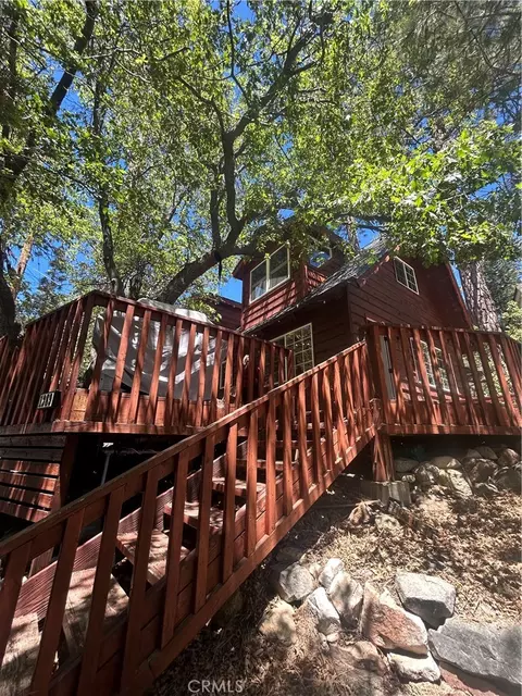1289 Canyon Rd, Fawnskin, CA 92333