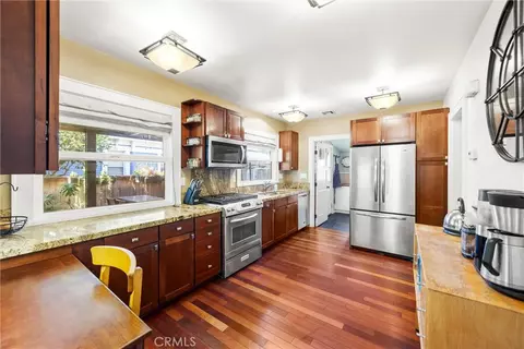Kitchen - 585 N 8th, Upland, CA 91786 photo 3 of 4