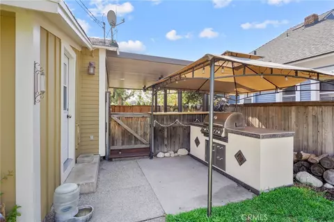 Exterior - 585 N 8th, Upland, CA 91786 photo 9 of 20