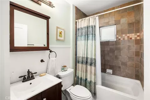 Bath - 585 N 8th, Upland, CA 91786 photo 1 of 1