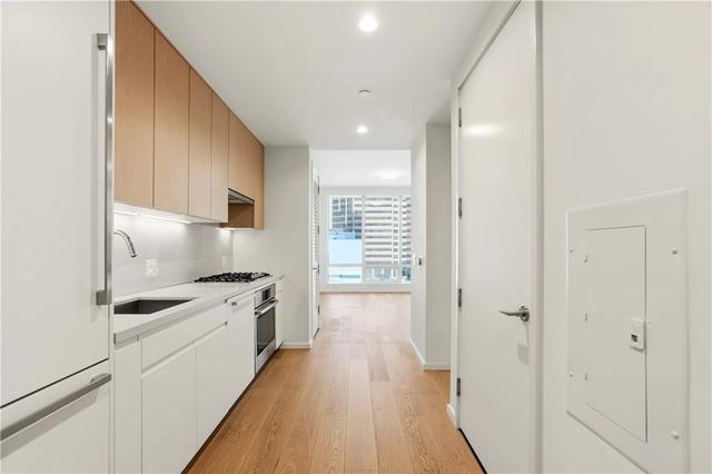 877 Francisco, Los Angeles, CA 90017