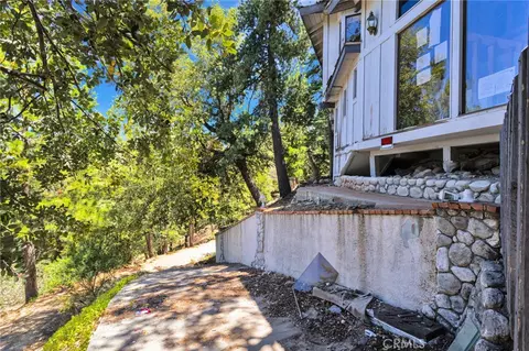 Exterior - 1333 Finger, Lake Arrowhead, CA 92352 photo 6 of 9
