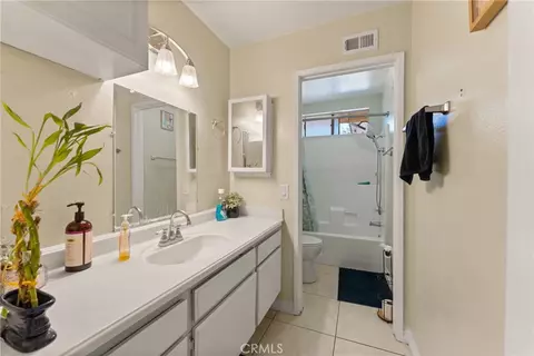 Bath - 1028 W Woodcrest, Bloomington, CA 92316 photo 2 of 3