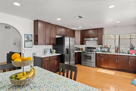Kitchen - 1028 W Woodcrest, Bloomington, CA 92316 photo 1 of 2
