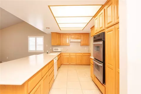 Kitchen - 946 Coronado, Upland, CA 91786 photo 1 of 4