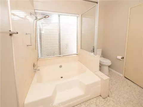 Bath - 946 Coronado, Upland, CA 91786 photo 4 of 9