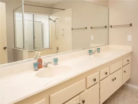 Bath - 946 Coronado, Upland, CA 91786 photo 5 of 9