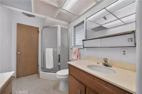 Bath - 543 Ranch Ln, Glendora, CA 91741 photo 1 of 4