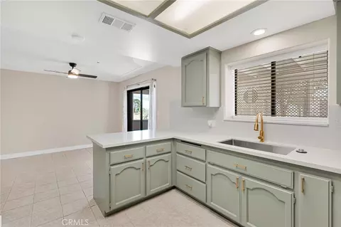 Kitchen - 10055 Baker Rd, Lucerne Valley, CA 92356 photo 3 of 4
