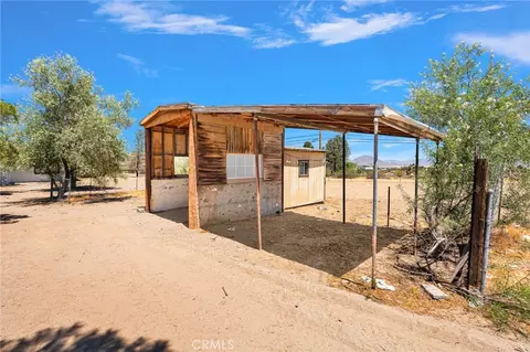 Exterior - 10055 Baker Rd, Lucerne Valley, CA 92356 photo 6 of 10