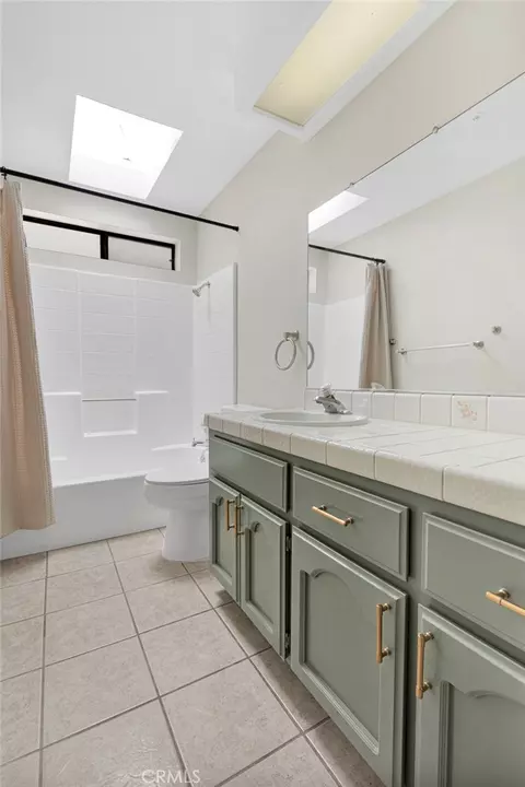Bath - 10055 Baker Rd, Lucerne Valley, CA 92356 photo 2 of 4