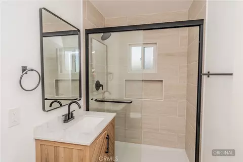Bath - 652 E Yale St, Ontario, CA 91764 photo 2 of 5