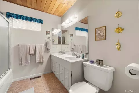 Bath - 841 Menlo Dr, Big Bear Lake, CA 92315 photo 2 of 3