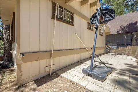 Exterior - 841 Menlo Dr, Big Bear Lake, CA 92315 photo 7 of 7