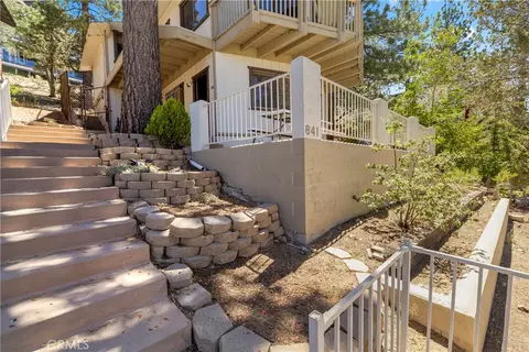 Exterior - 841 Menlo Dr, Big Bear Lake, CA 92315 photo 3 of 7