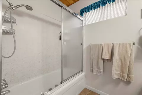Bath - 841 Menlo Dr, Big Bear Lake, CA 92315 photo 3 of 3