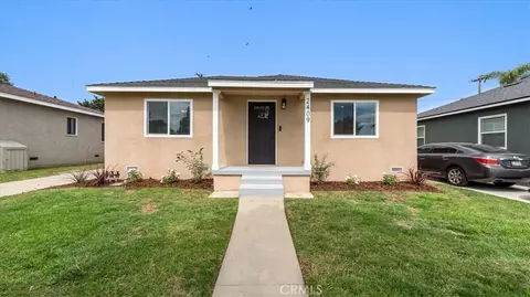 2409 Pepperwood Ave, Long Beach, CA 90815