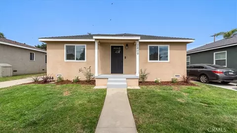 2409 Pepperwood Ave, Long Beach, CA 90815