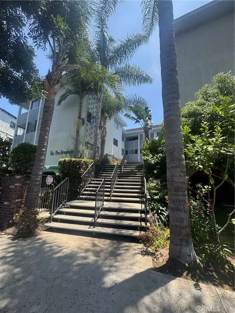 6150 Buckingham Pkwy #110, Culver City, CA 90230