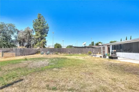 Exterior - 550 W Laurel, Colton, CA 92324 photo 6 of 9