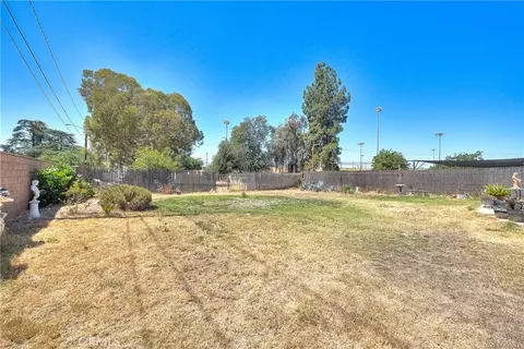 Exterior - 550 W Laurel, Colton, CA 92324 photo 5 of 9