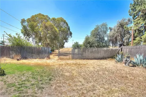 Exterior - 550 W Laurel, Colton, CA 92324 photo 8 of 9