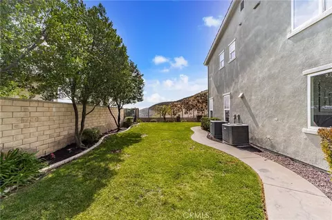 4568 Creekside, Fontana, CA 92336 photo 57