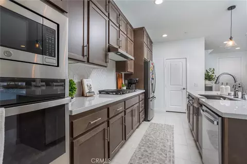 Kitchen - 32725 Tannat, Temecula, CA 92591 photo 2 of 2