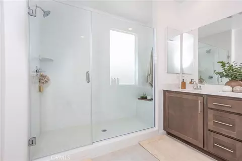 Bath - 32725 Tannat, Temecula, CA 92591 photo 2 of 2
