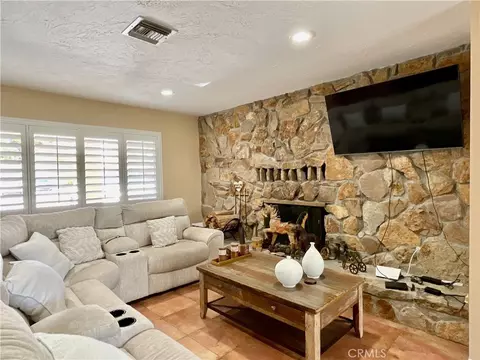 Living - 14913 Blue Grass, Helendale, CA 92342 photo 1 of 6