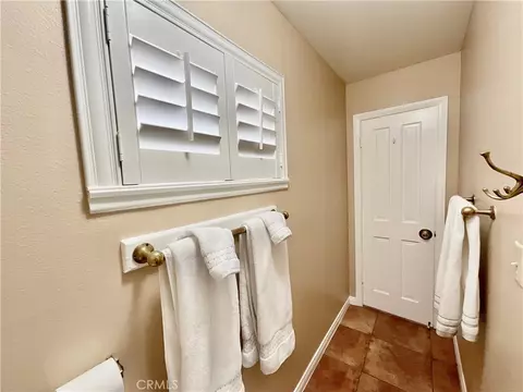 Bath - 14913 Blue Grass, Helendale, CA 92342 photo 6 of 12