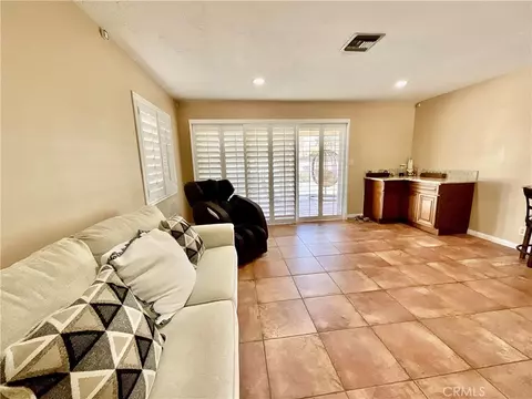 Living - 14913 Blue Grass, Helendale, CA 92342 photo 5 of 6