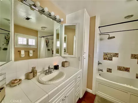 Bath - 14913 Blue Grass, Helendale, CA 92342 photo 1 of 12