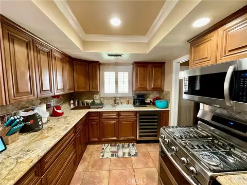Kitchen - 14913 Blue Grass, Helendale, CA 92342 photo 3 of 7