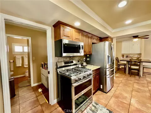 Kitchen - 14913 Blue Grass, Helendale, CA 92342 photo 5 of 7