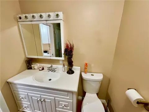Bath - 14913 Blue Grass, Helendale, CA 92342 photo 9 of 12