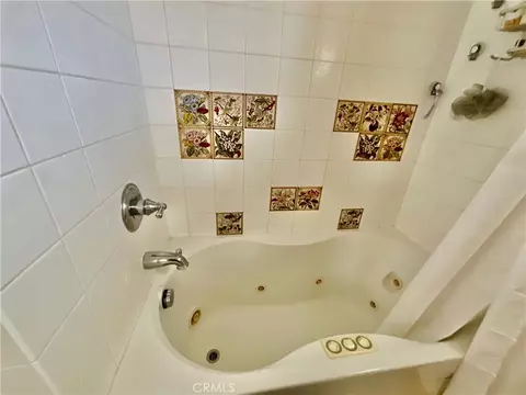 Bath - 14913 Blue Grass, Helendale, CA 92342 photo 5 of 12