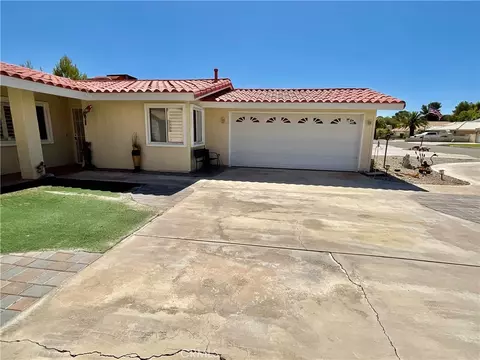 Exterior - 14913 Blue Grass, Helendale, CA 92342 photo 5 of 24
