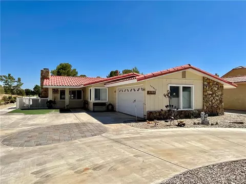 Exterior - 14913 Blue Grass, Helendale, CA 92342 photo 2 of 24