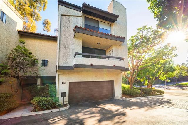 708 Fremont Villas #1, Los Angeles, CA 90042