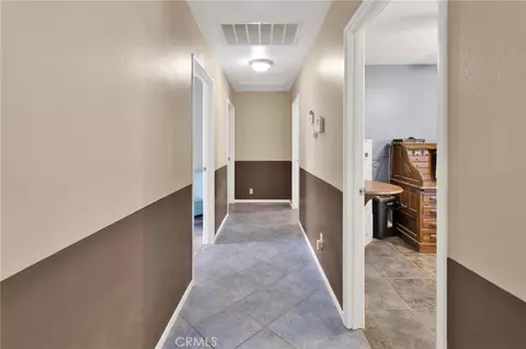 Entry Way - 11470 Hawthorne, Hesperia, CA 92345 photo 3 of 4