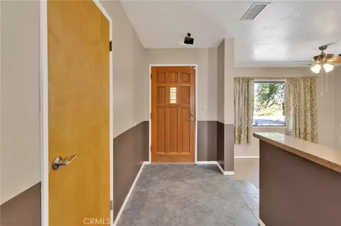 Entry Way - 11470 Hawthorne, Hesperia, CA 92345 photo 1 of 4
