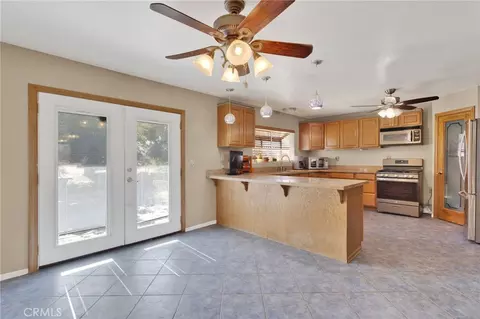 Kitchen - 11470 Hawthorne, Hesperia, CA 92345 photo 1 of 4