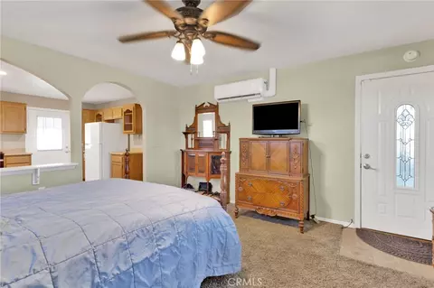 Bedroom - 11470 Hawthorne, Hesperia, CA 92345 photo 4 of 5