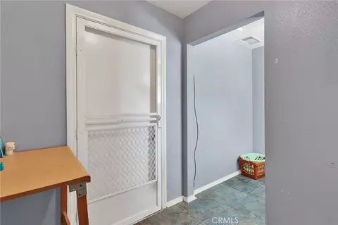Entry Way - 11470 Hawthorne, Hesperia, CA 92345 photo 5 of 6