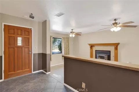 Entry Way - 11470 Hawthorne, Hesperia, CA 92345 photo 2 of 4